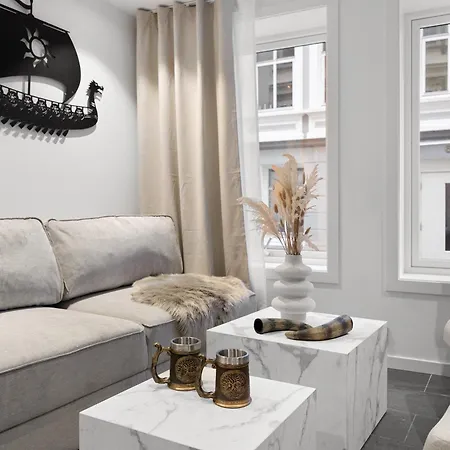 Renovated 2024 - Viking Inspired - Behind Bryggen 아파트 *