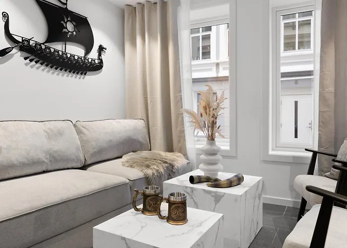 Renovated 2024 - Viking Inspired - Behind Bryggen Apartment *